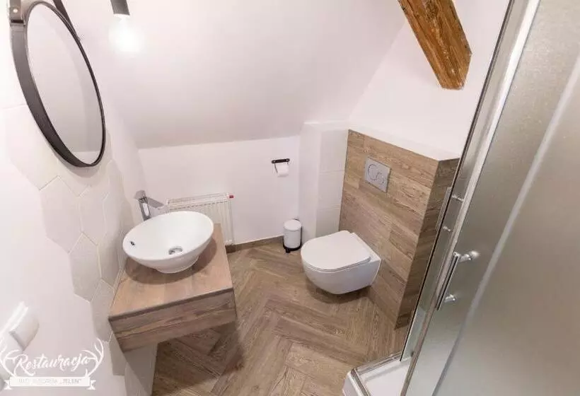 Retkeilymaja Pokoje Hotelowe Nad Jeziorem Jelen