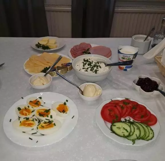 Retkeilymaja Pokoje Hotelowe Nad Jeziorem Jelen