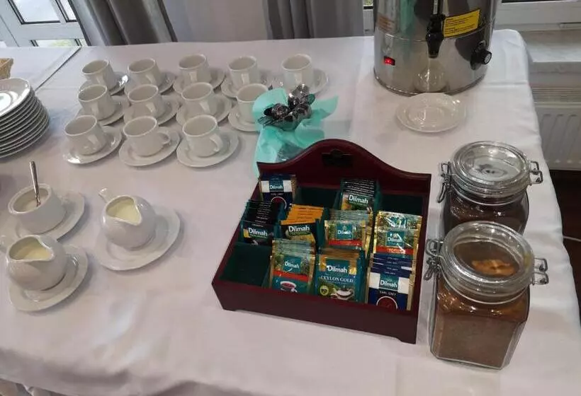 Retkeilymaja Pokoje Hotelowe Nad Jeziorem Jelen