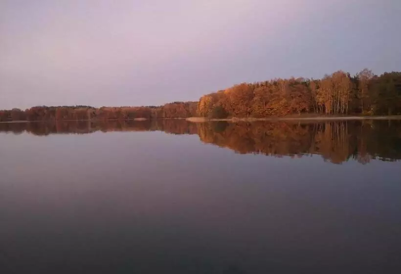 Retkeilymaja Pokoje Hotelowe Nad Jeziorem Jelen
