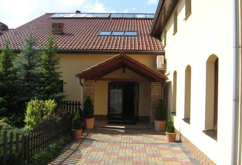 ユースホステル Zajazd Idylla