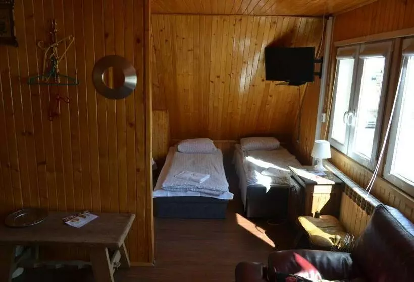 ユースホステル Zajazd Orchidea