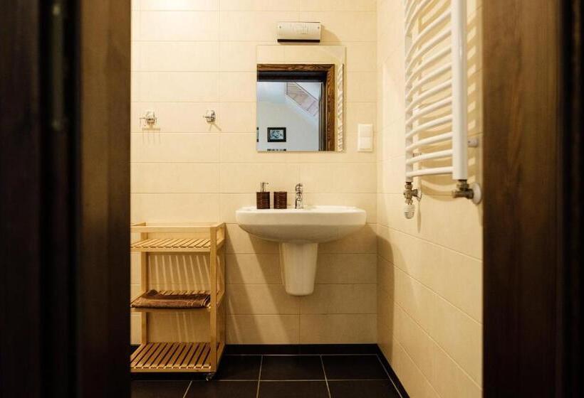 Bed and Breakfast Dom Malowany