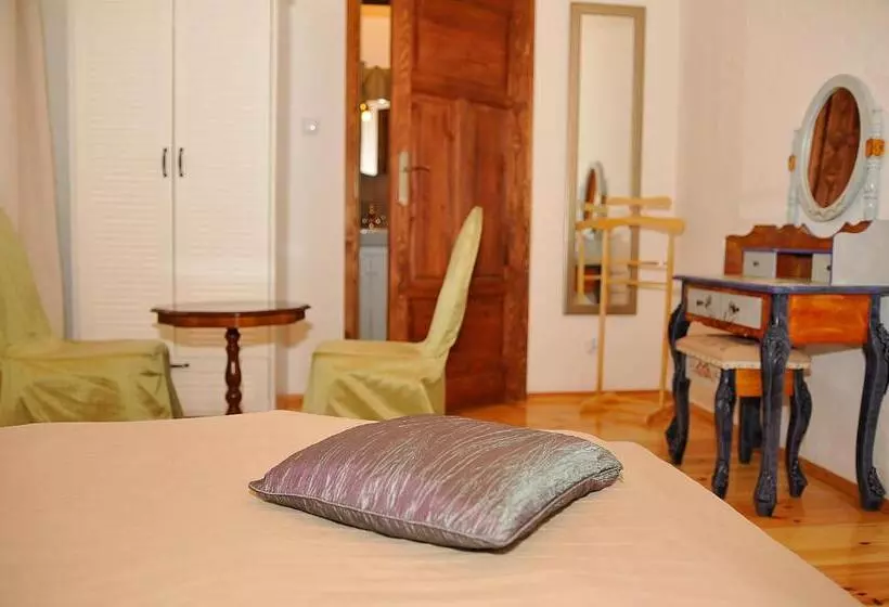 Aamiaismajoitus (B&B) Dom Nad Rozlewiskiem