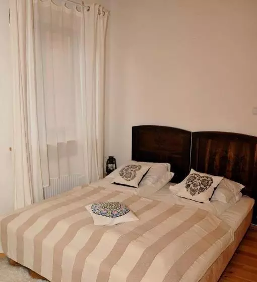 Aamiaismajoitus (B&B) Dom Nad Rozlewiskiem