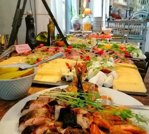 Aamiaismajoitus (B&B) Fregata