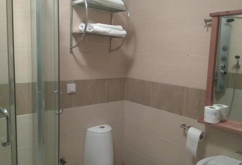 민박 Karczma Biesiadna