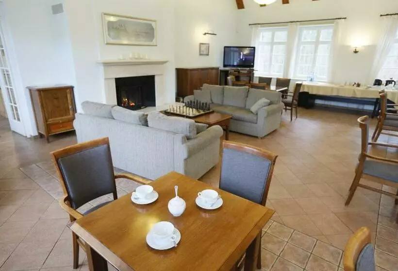 Aamiaismajoitus (B&B) Leśniczówka Nibork