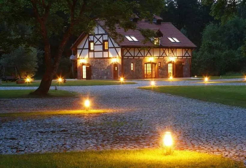 Aamiaismajoitus (B&B) Leśniczówka Nibork