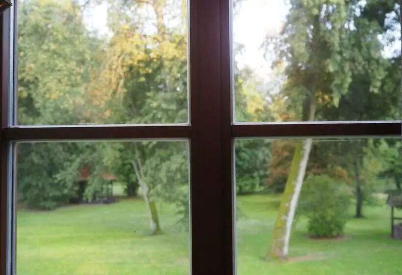 Aamiaismajoitus (B&B) Leśniczówka Nibork