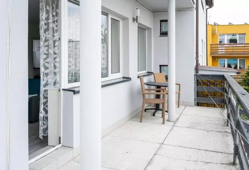 Aamiaismajoitus (B&B) Marinas Rewa