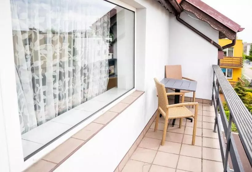 Aamiaismajoitus (B&B) Marinas Rewa