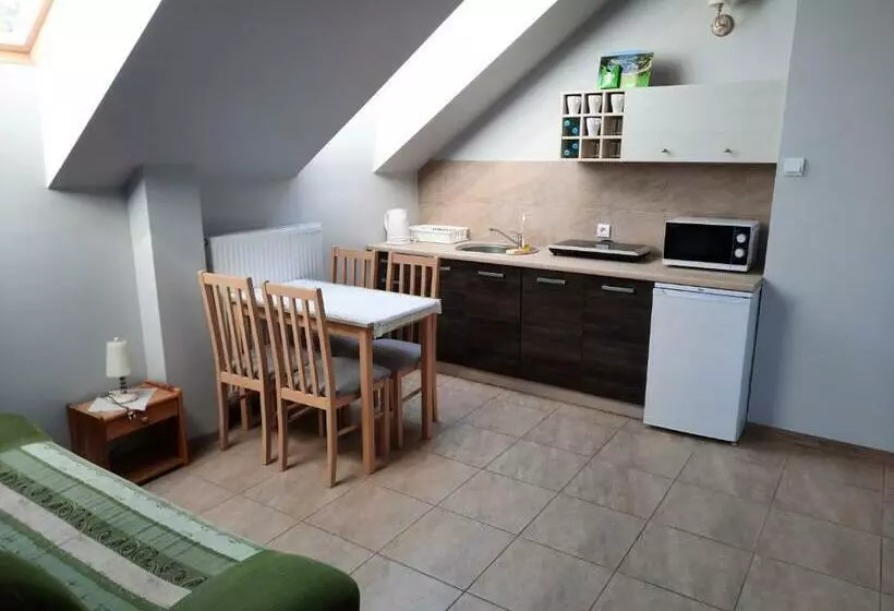 Aamiaismajoitus (B&B) Praski Dom