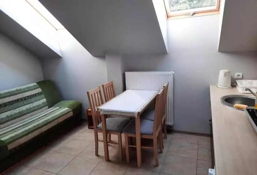 Aamiaismajoitus (B&B) Praski Dom