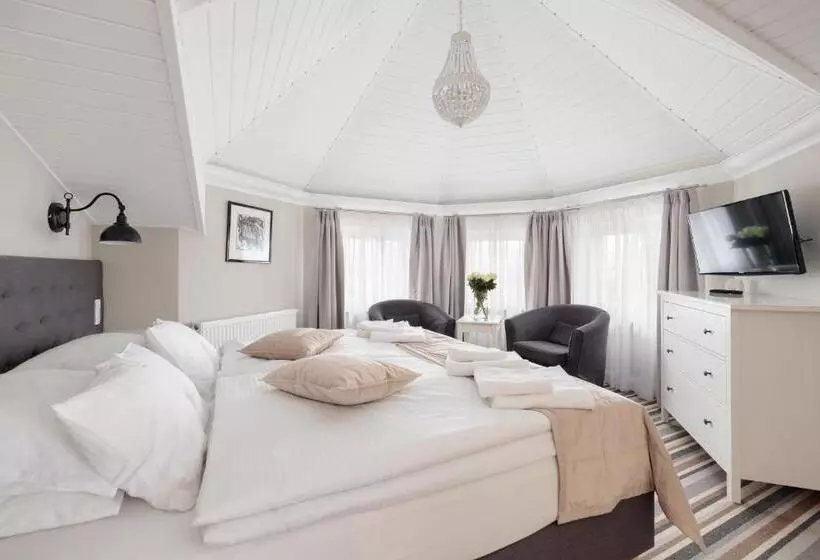 تختخواب و صبحانه Villa Astra Baltica