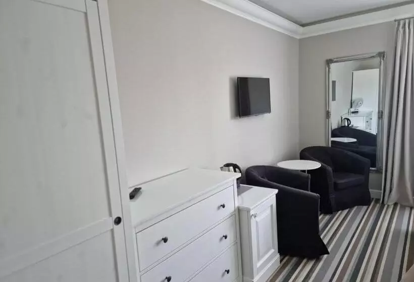 تختخواب و صبحانه Villa Astra Baltica