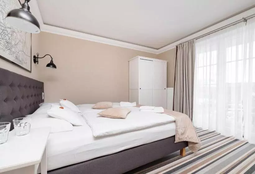 تختخواب و صبحانه Villa Astra Baltica