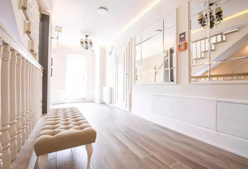 تختخواب و صبحانه Willa Legenda Hotel Adults Only