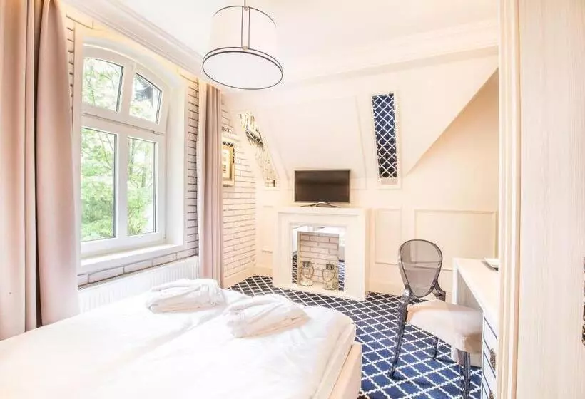 تختخواب و صبحانه Willa Legenda Hotel Adults Only