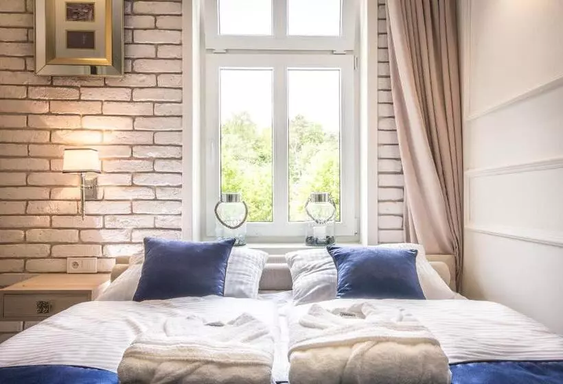 تختخواب و صبحانه Willa Legenda Hotel Adults Only