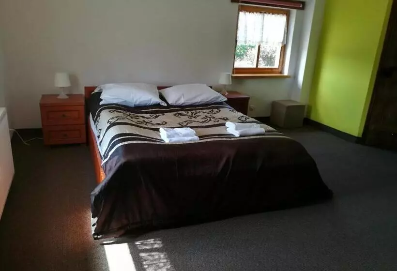 Hotelli Karczma U Macieja