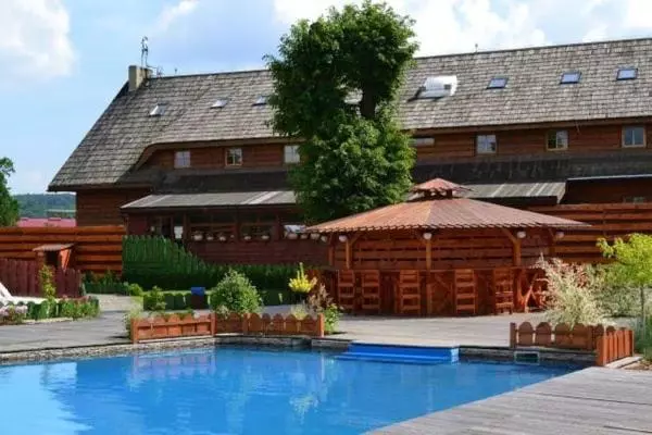 Hotelli Karczma U Macieja