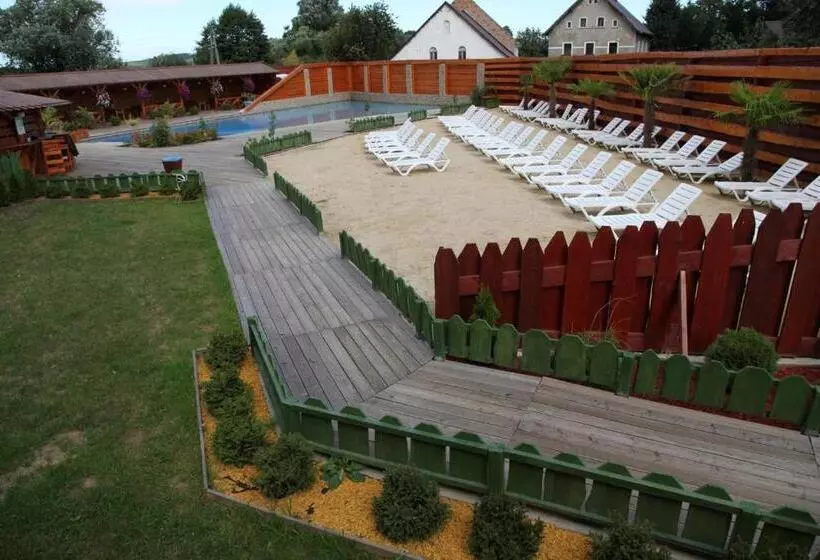 Hotelli Karczma U Macieja