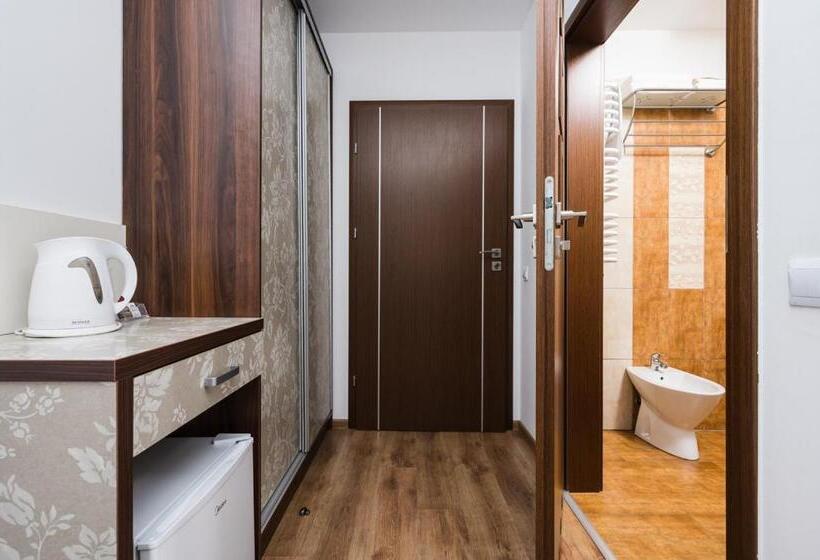 בית מלון כפרי Zajazd Gielarek