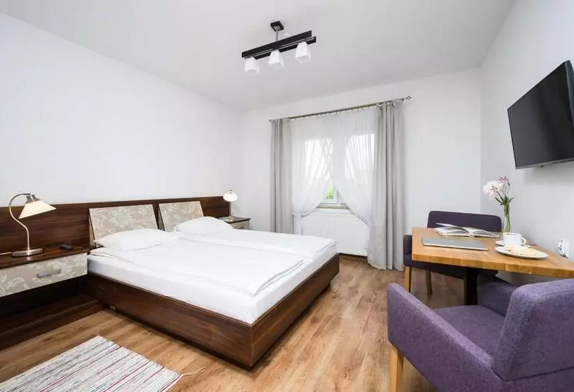Hotelli Zajazd Gielarek