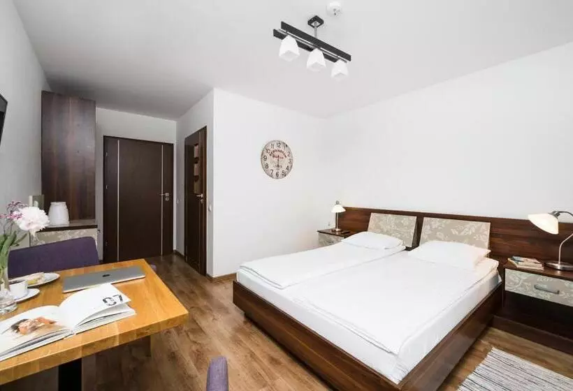 Hotelli Zajazd Gielarek