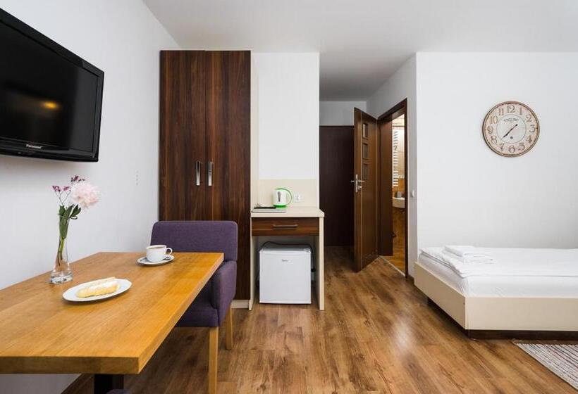 בית מלון כפרי Zajazd Gielarek