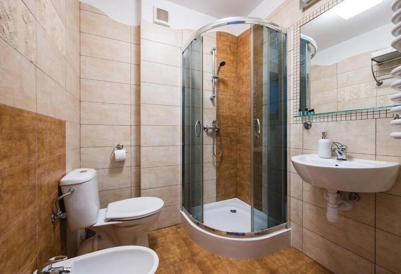 בית מלון כפרי Zajazd Gielarek