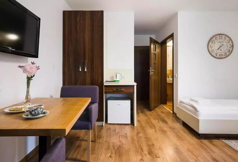 Hotelli Zajazd Gielarek