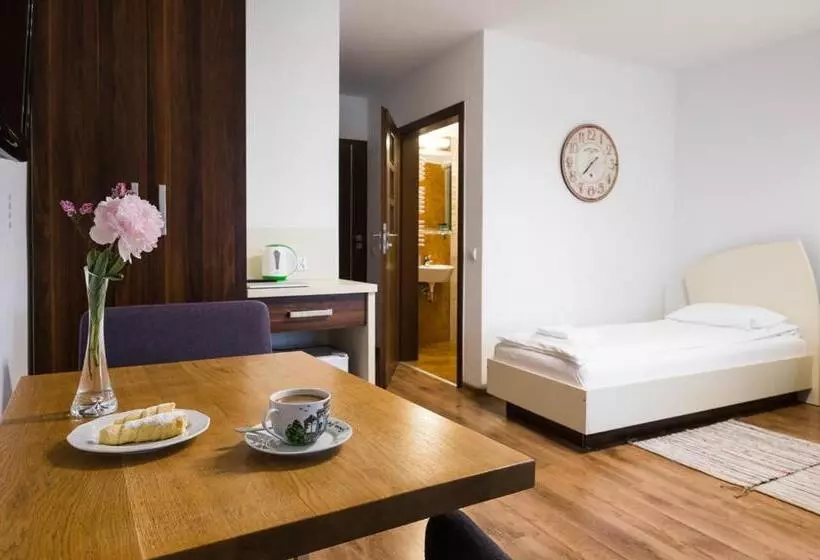 Hotelli Zajazd Gielarek