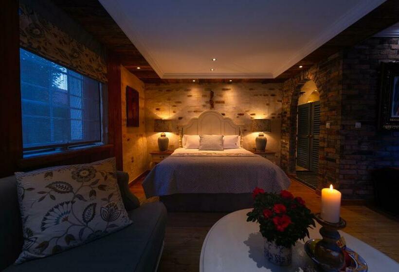 Paul S Fantasia Boutique Suites