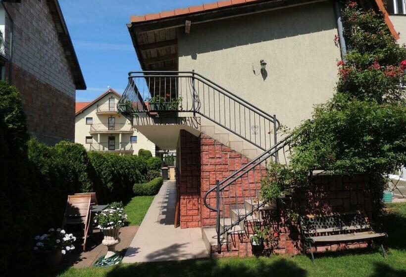 پانسیون Willa Marzanna