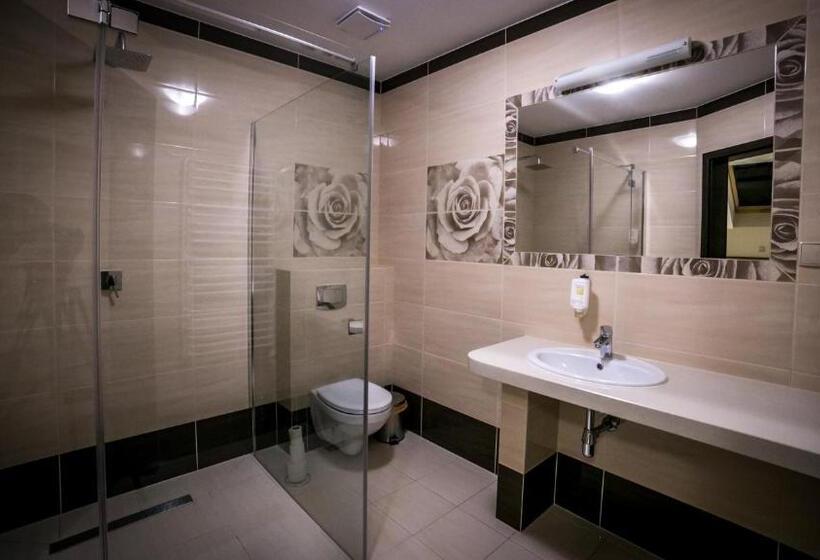 منتجع Zajazd Pod Borem