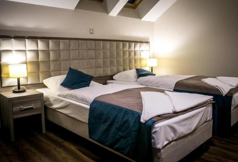 منتجع Zajazd Pod Borem