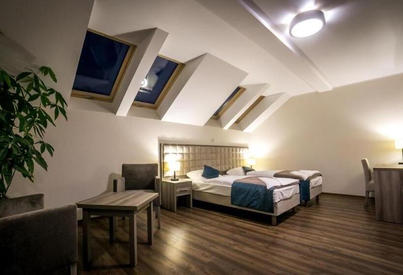 منتجع Zajazd Pod Borem