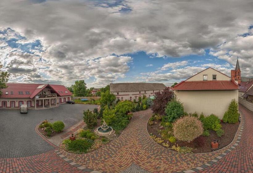 Общежитие Arkadia Gościniec Klima,parking,ogród