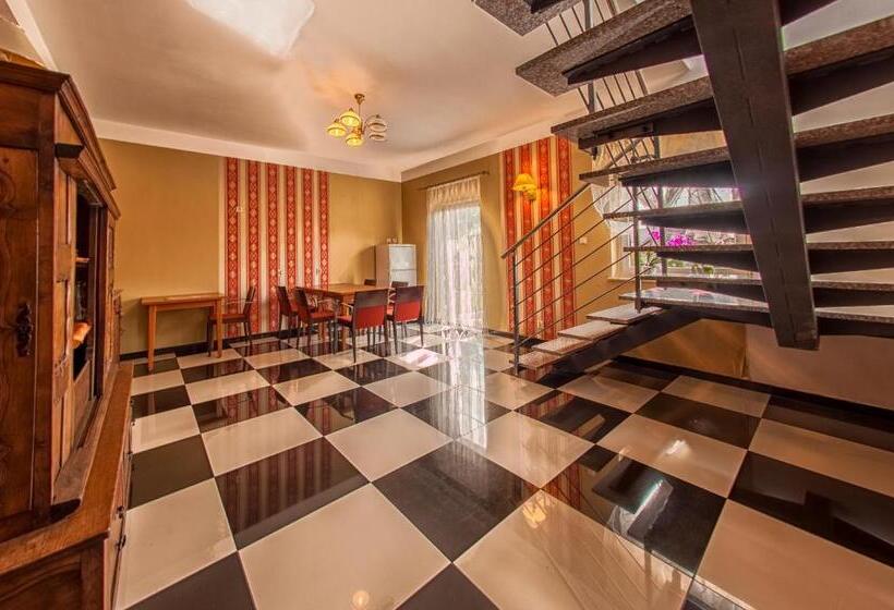 Общежитие Arkadia Gościniec Klima,parking,ogród