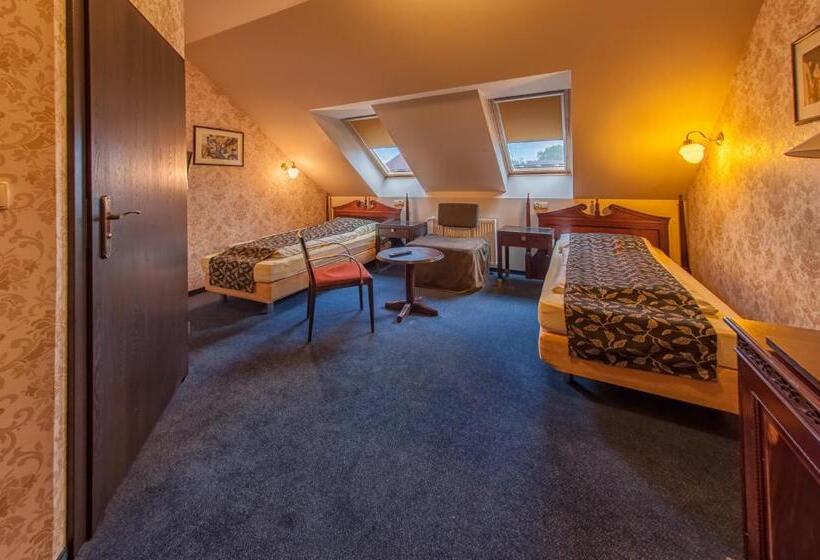 Общежитие Arkadia Gościniec Klima,parking,ogród