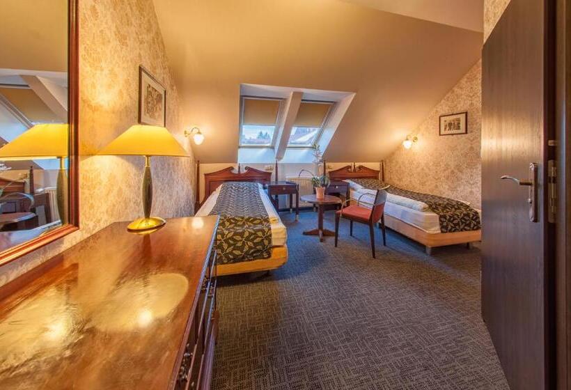 Общежитие Arkadia Gościniec Klima,parking,ogród