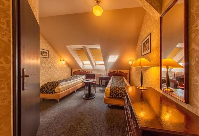 הוסטל Arkadia Gościniec Klima,parking,ogród