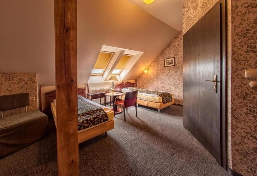 Общежитие Arkadia Gościniec Klima,parking,ogród