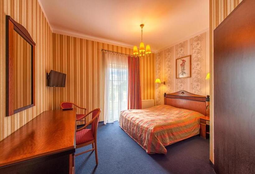 Общежитие Arkadia Gościniec Klima,parking,ogród