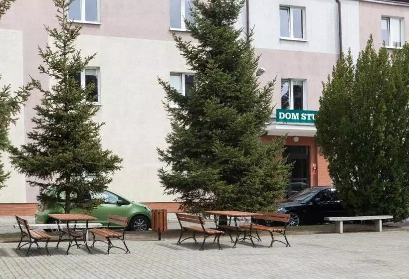 Retkeilymaja Dom Studenta Nr 1 Ans W Koninie