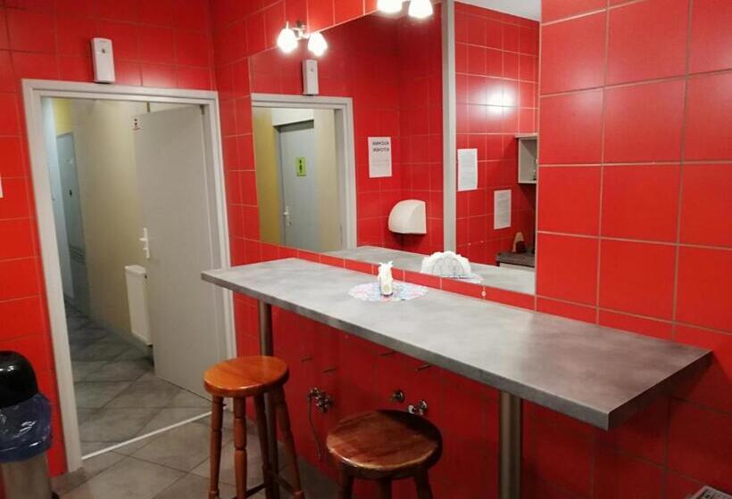 הוסטל Elemels Planet