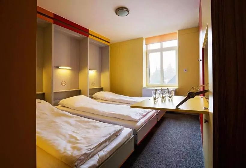 ユースホステル Elemels Planet