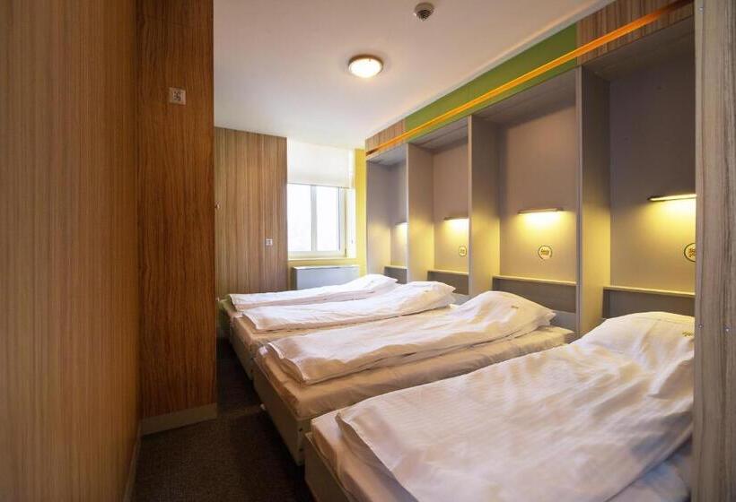 הוסטל Elemels Planet